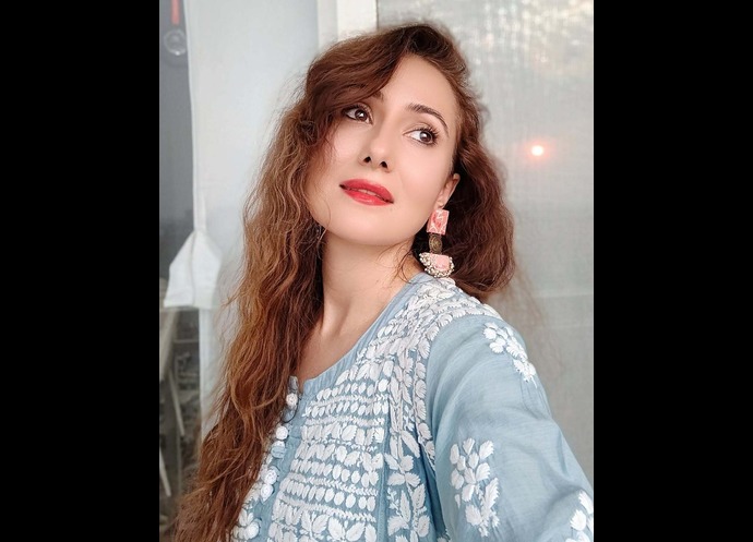 The Inspiring Journey of Sareeh Far: Actress, Icon, and Storyteller